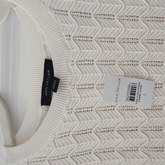 Elegant White Sweater - Picture 2 of 4